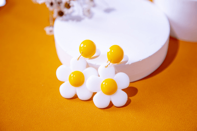 Daisy Flower Drop Earrings