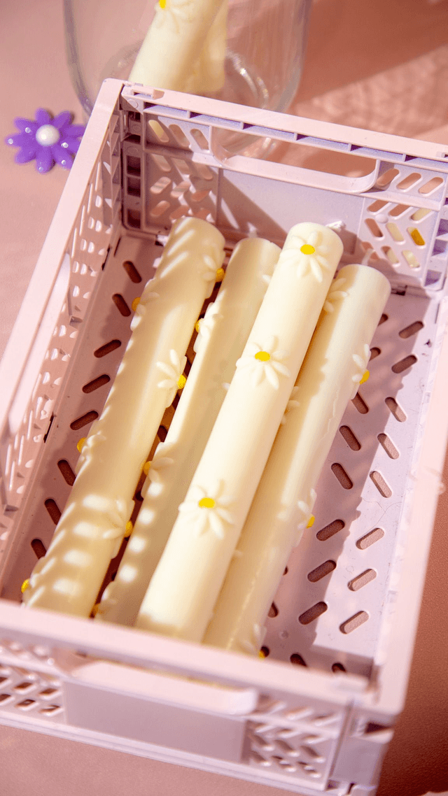 TheDEIJI No.1 – Handpainted Daisy Taper Candle | Yellow Floral Table Decor