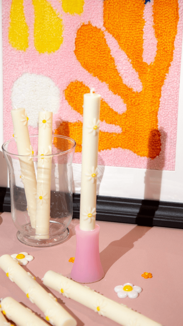 TheDEIJI No.1 – Handpainted Daisy Taper Candle | Yellow Floral Table Decor