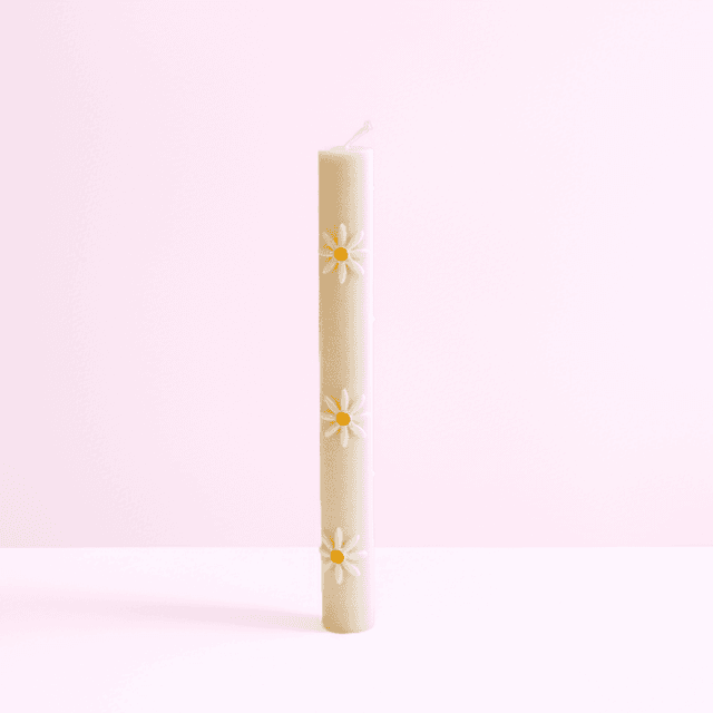 TheDEIJI No.1 – Handpainted Daisy Taper Candle | Yellow Floral Table Decor