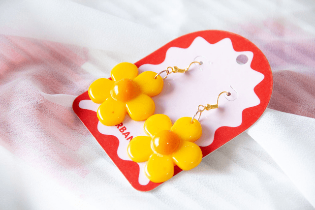 Daisy Flower Drop Earrings Dangle Floral Retro